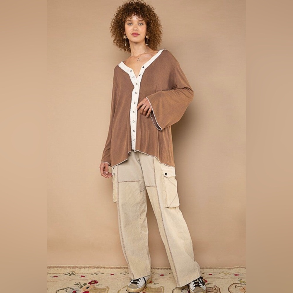 POL Chocolate Mocha Snap Button Flowy Sleeve Boho Top - Picture 5 of 5